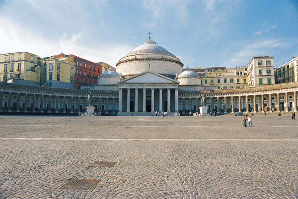 Excursions and Tour to the center of Naples, Italy - Hotel Pinto Storey